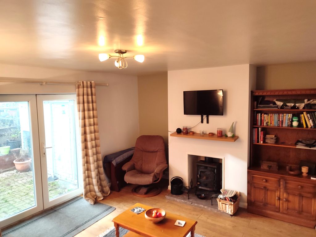 Property photo 2 of 12