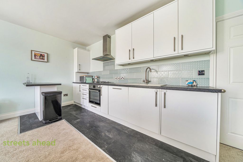 Property photo 2 of 12 34c1c334-B994-41F...