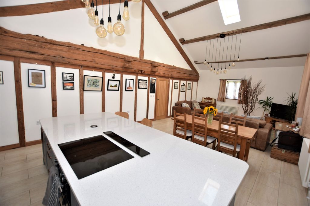 Property photo 3 of 23