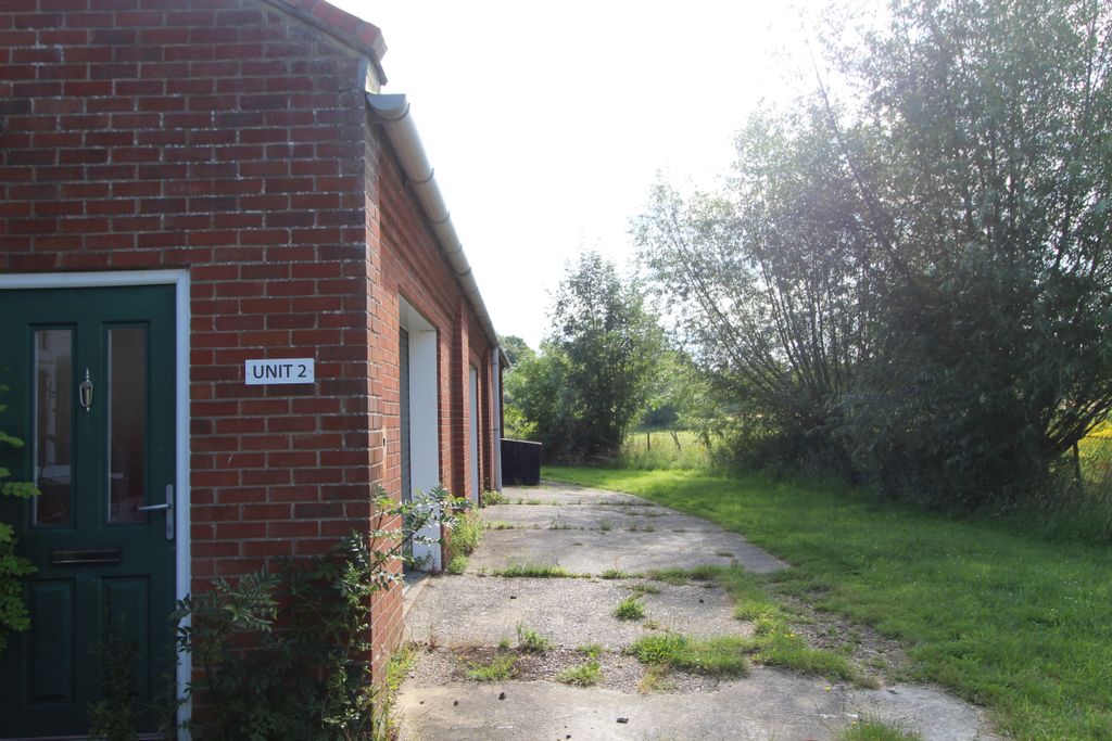 Property photo 1 of 11 Pedestrian Entrance