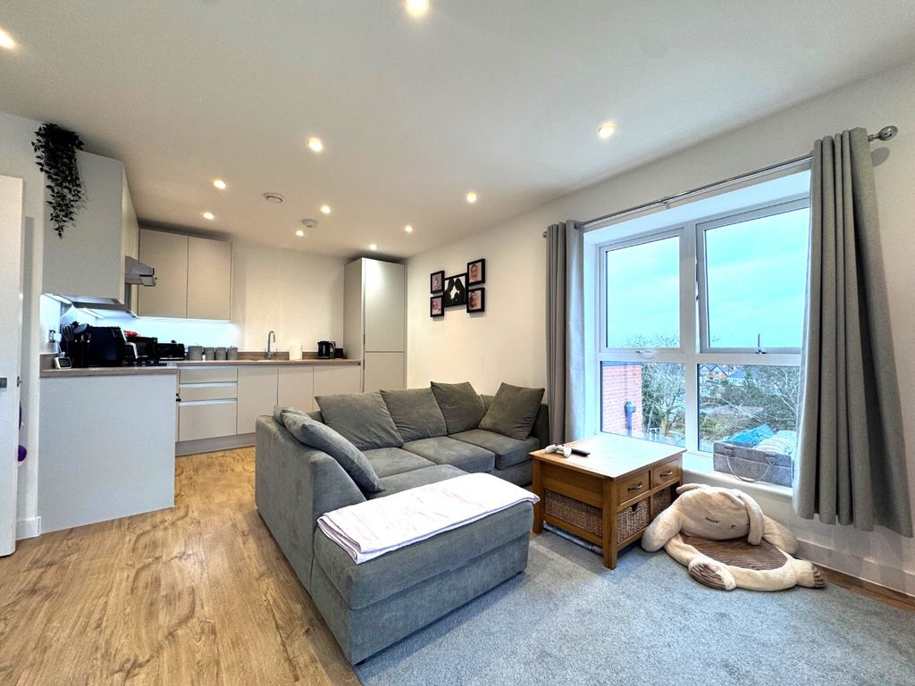 Property photo 3 of 11 4535794