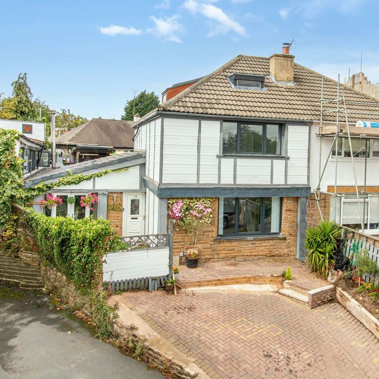 Property photo 1 of 28