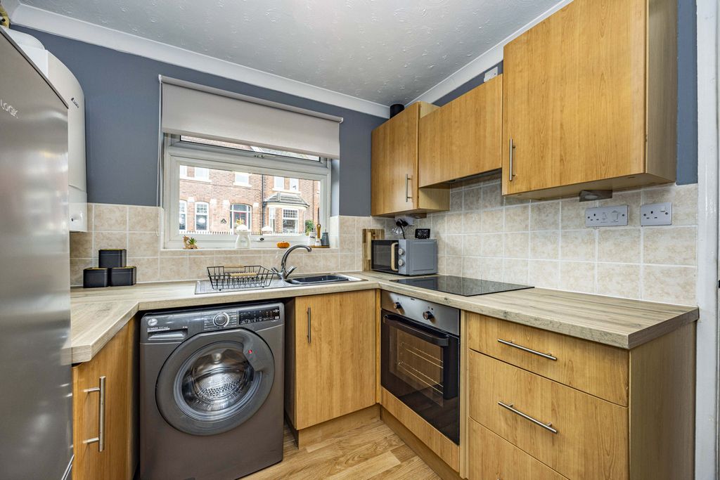 Property photo 3 of 11