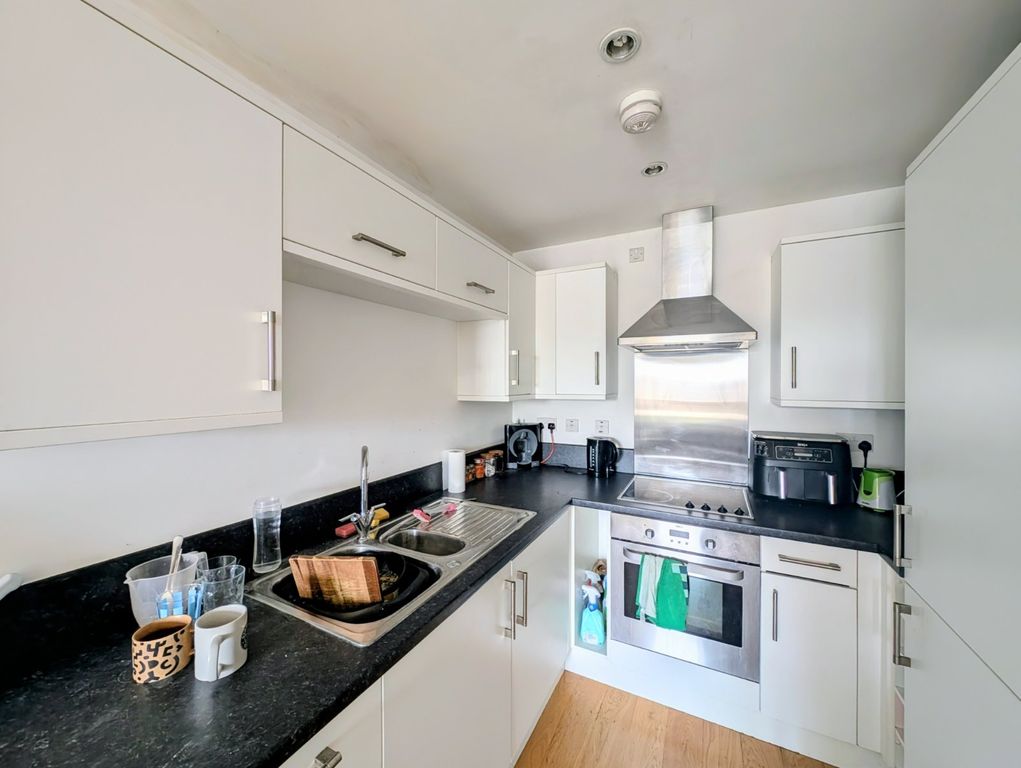 Property photo 2 of 7 Picture No. 13