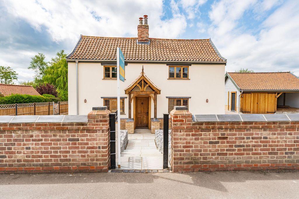 Property photo 1 of 21