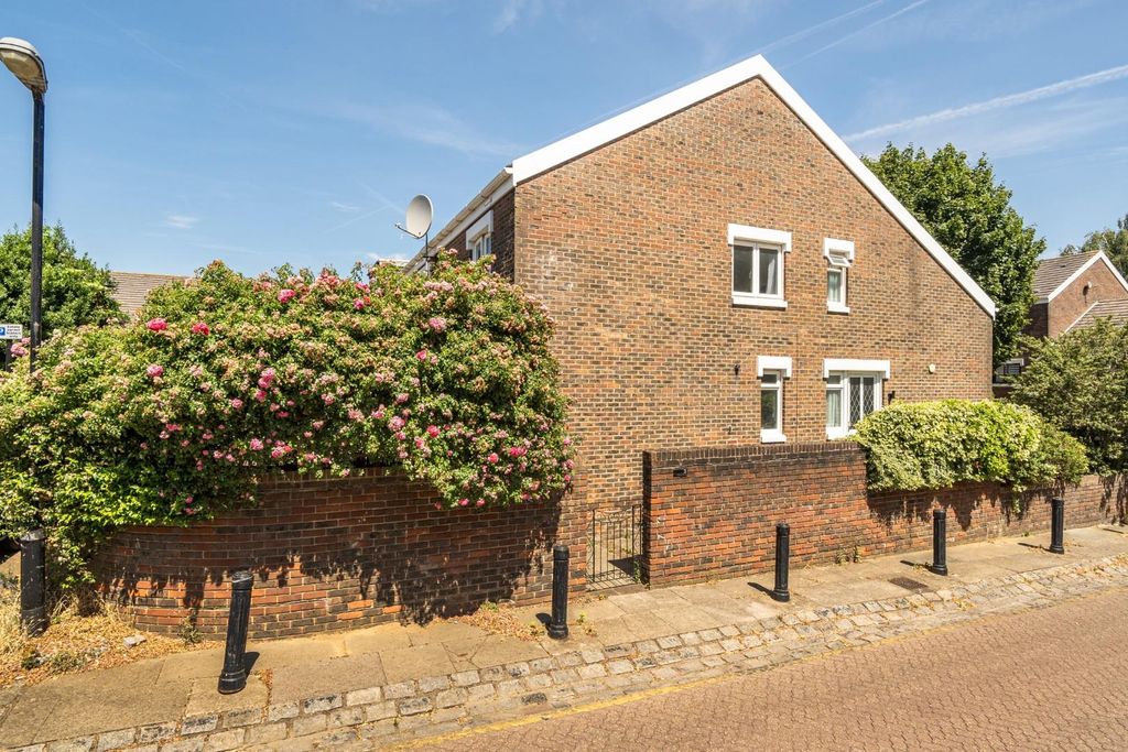 Property photo 1 of 16 External