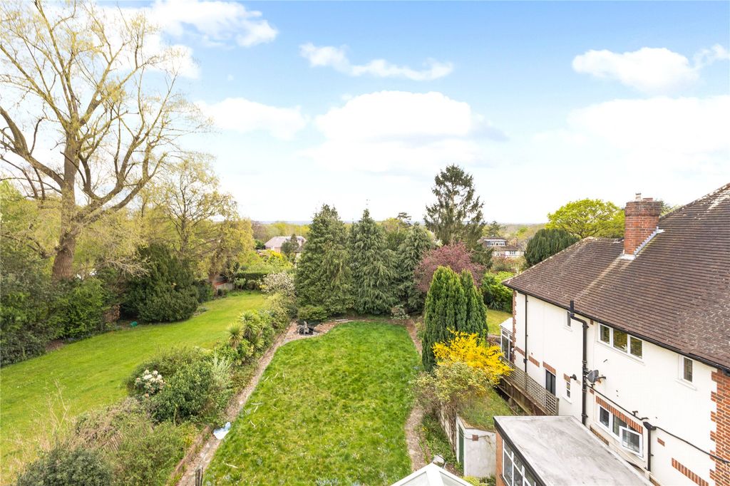 Property photo 2 of 33 Picture No. 21