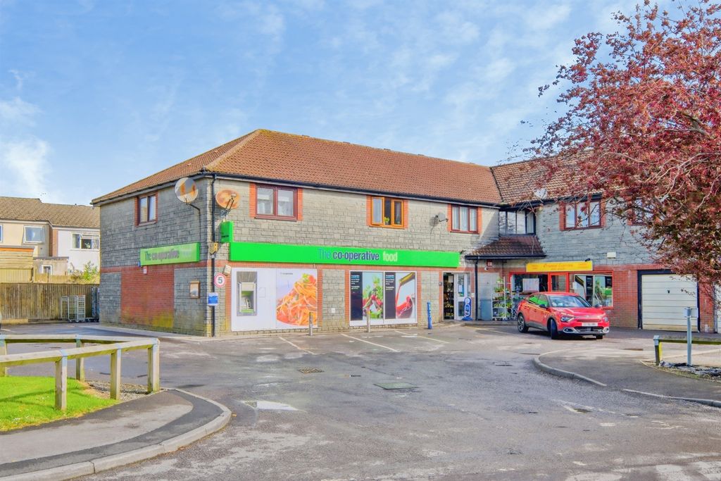 Property photo 1 of 12