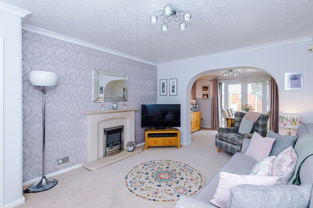 Property photo 2 of 43
