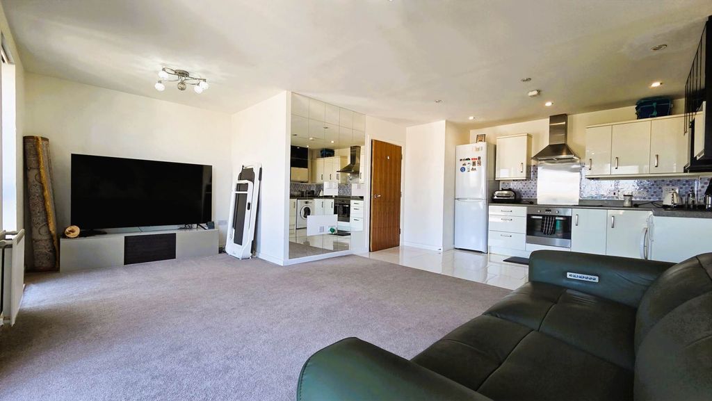 Property photo 2 of 12