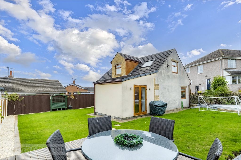 Property photo 1 of 29 Picture No. 12