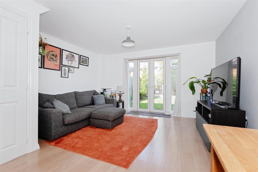 Property photo 2 of 22 Malthouse Way_17.Jpg