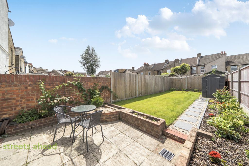 Property photo 3 of 16 14B34690-6d28-483...