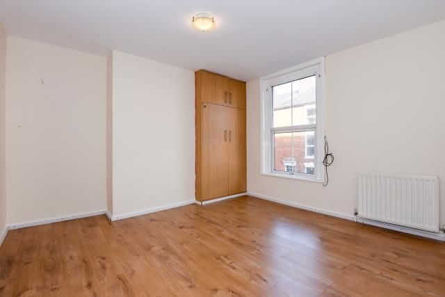 Property photo 2 of 9 Bedroom