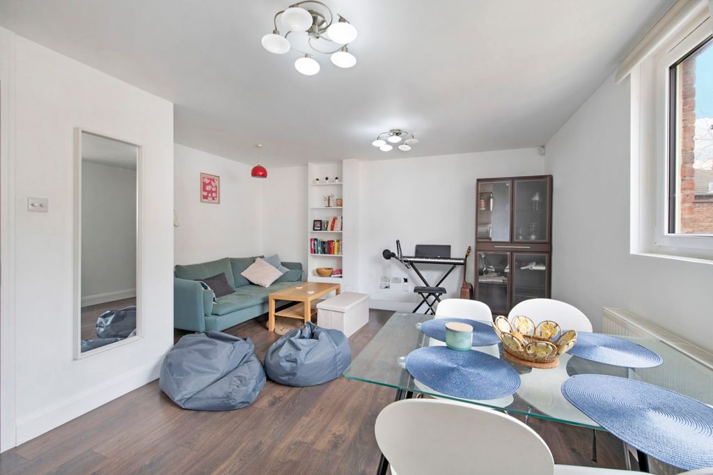 Property photo 3 of 14