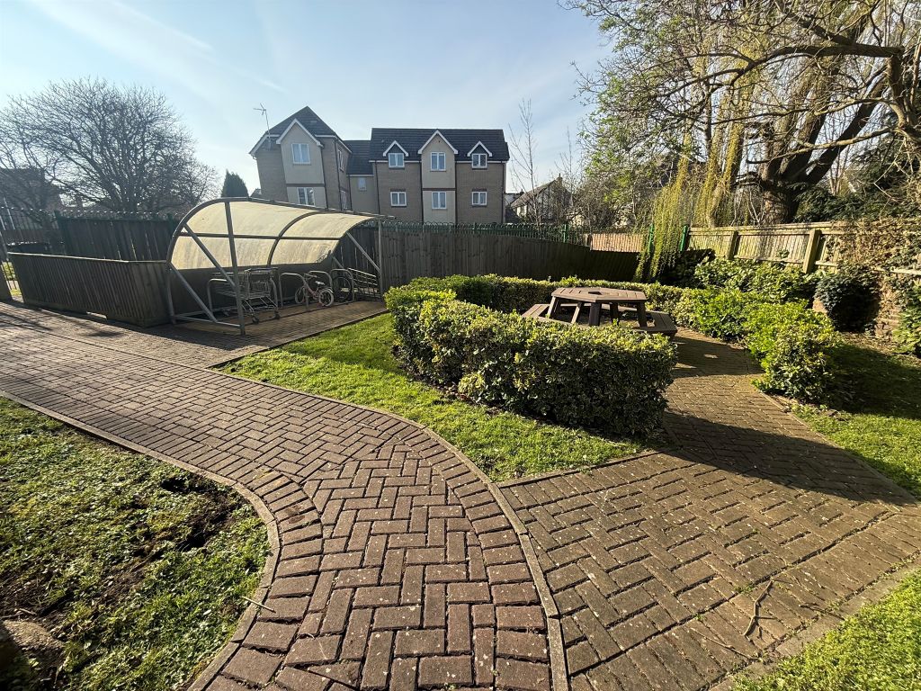 Property photo 2 of 8