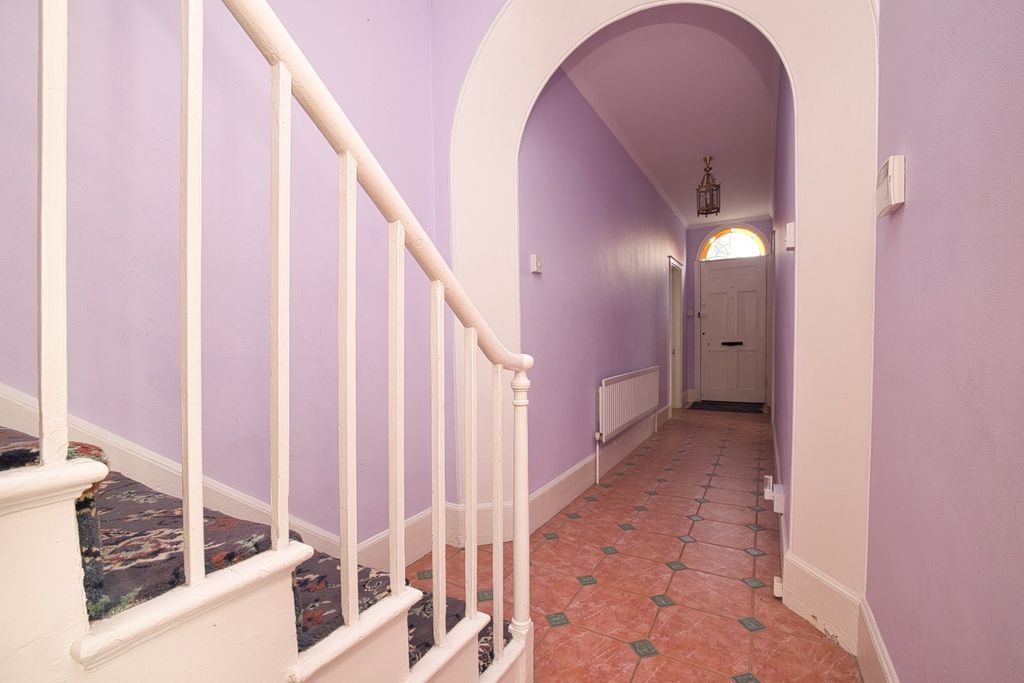 Property photo 3 of 34 Picture 3