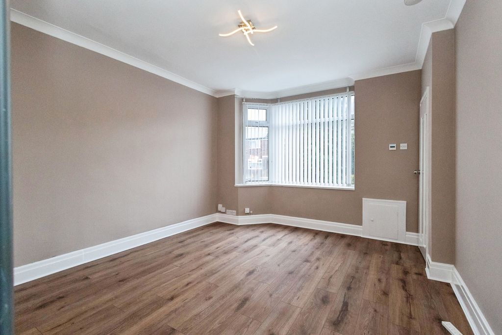 Property photo 2 of 18 Pbox-Img.Jpg