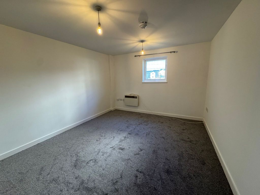 Property photo 3 of 8 Gallery