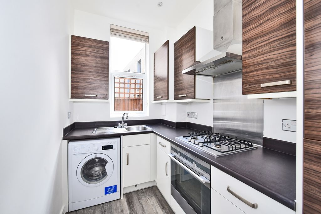 Property photo 2 of 5 Kitchen