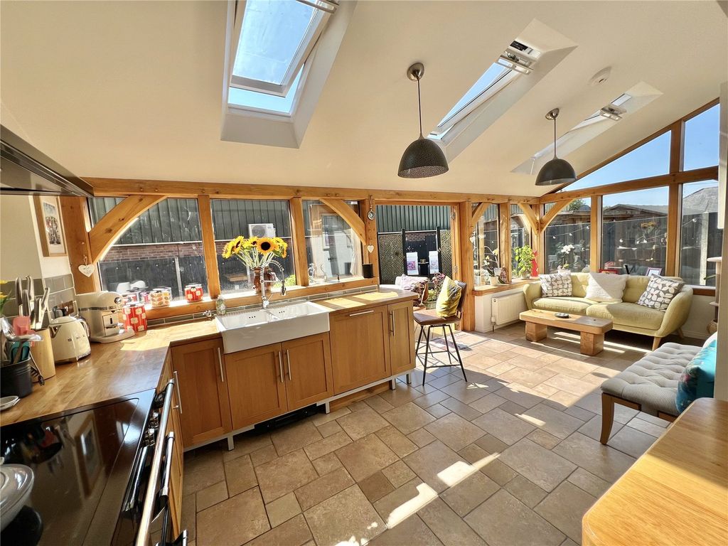 Property photo 2 of 22 Picture No. 05