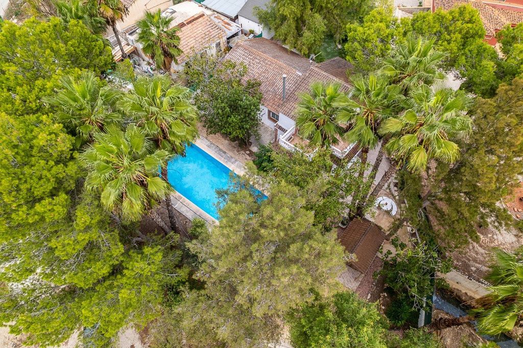 Property photo 2 of 50