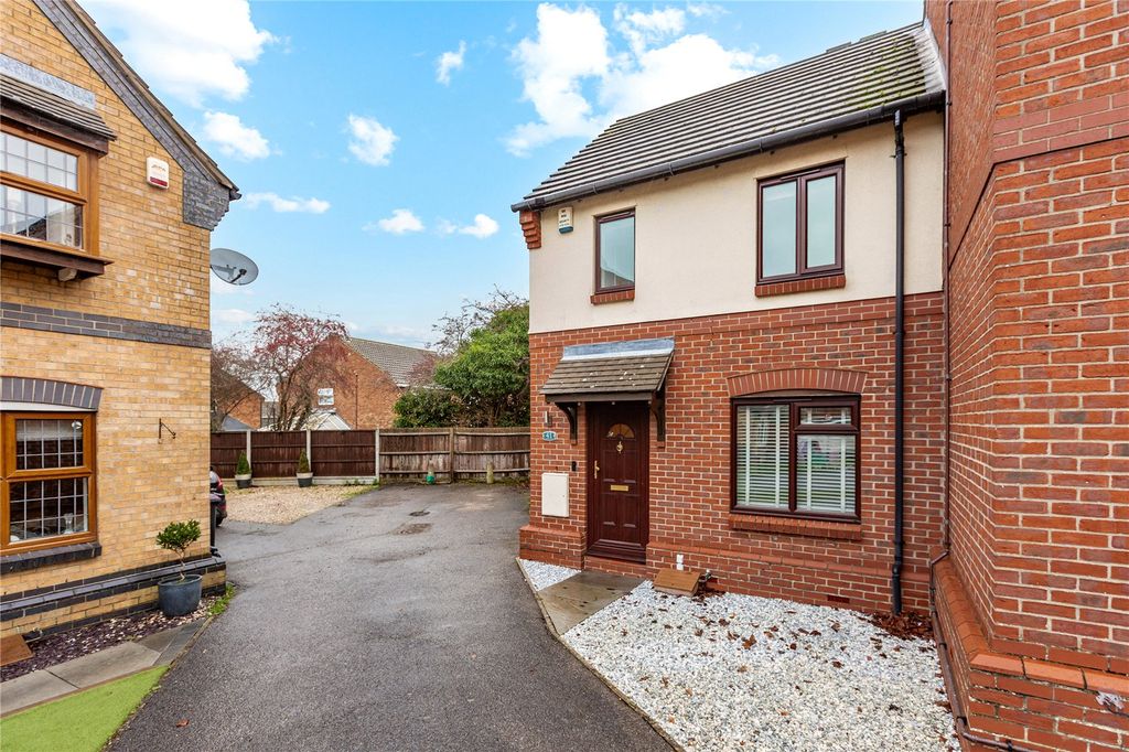 Property photo 2 of 16 Front