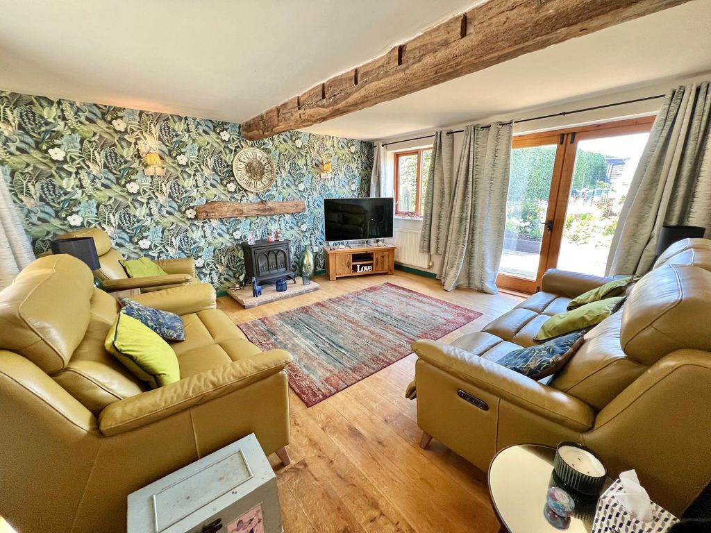 Property photo 3 of 27