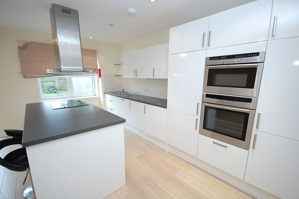 Property photo 2 of 16 Photo 2