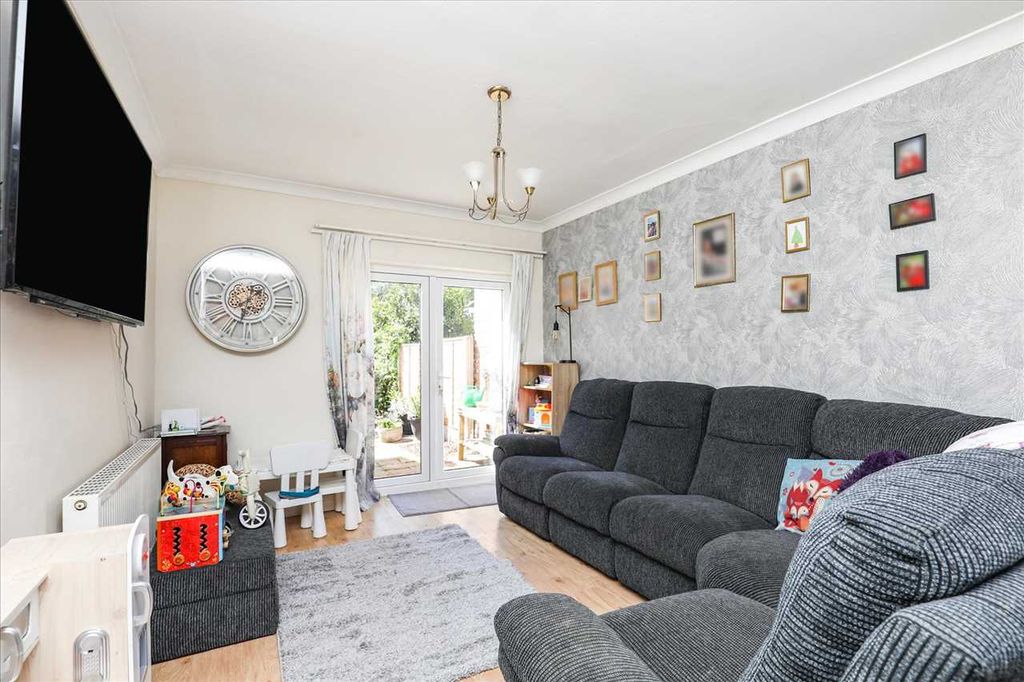 Property photo 2 of 19