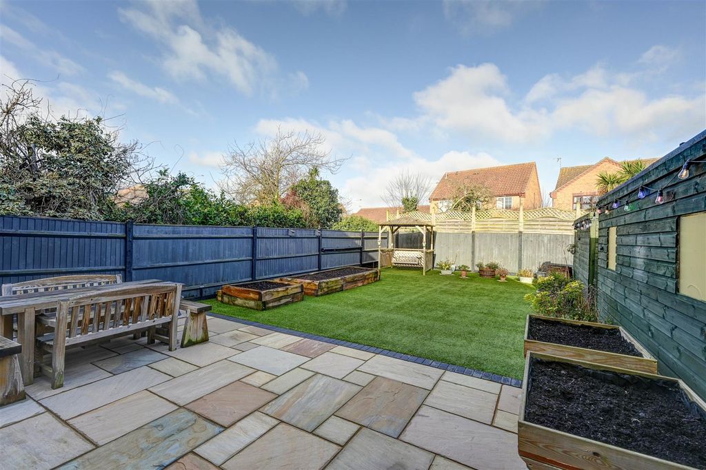 Property photo 2 of 22 Rear Garden 1.Jpg