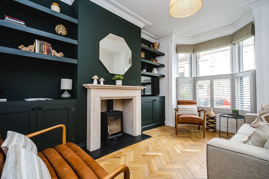 Property photo 2 of 22