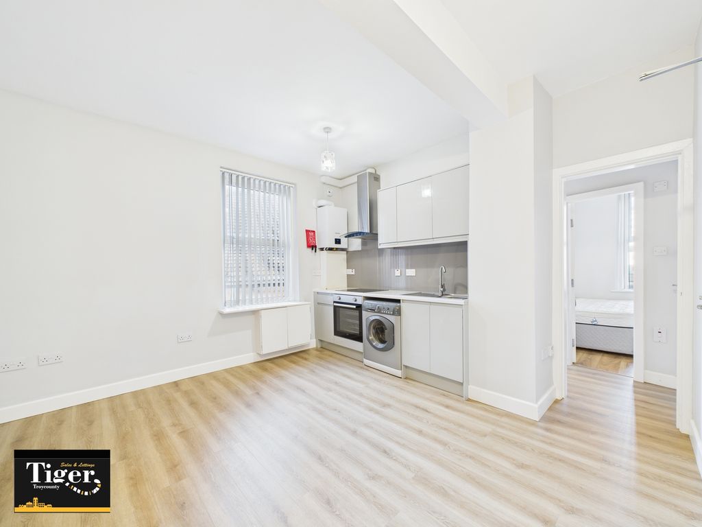 Property photo 2 of 7 Cam02176G0-Pr0800-Still002