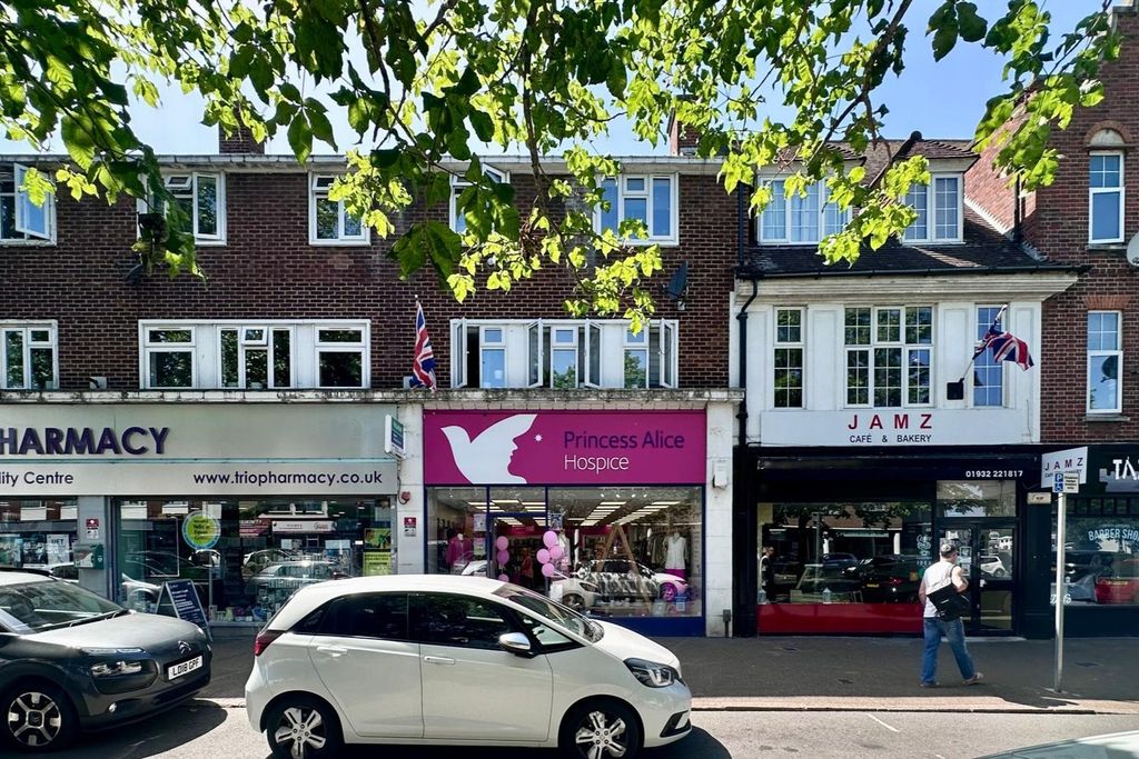 Property photo 1 of 5 17 And 17A High Street, Shepperton, Tw17 9Aj
