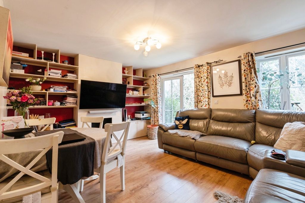 Property photo 2 of 14 Pbox-Img.Jpg