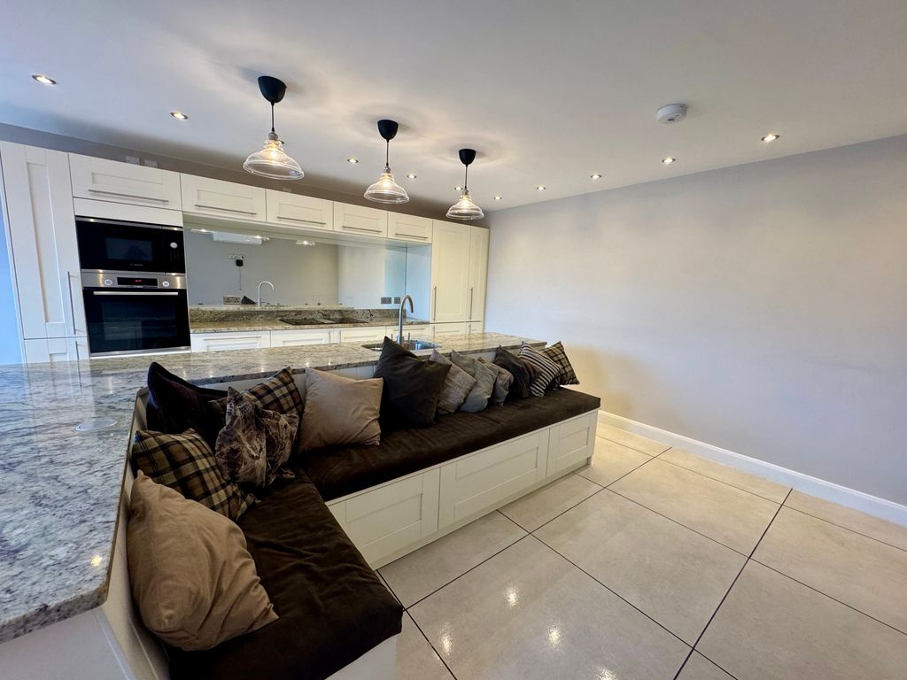 Property photo 3 of 17 Img_7296