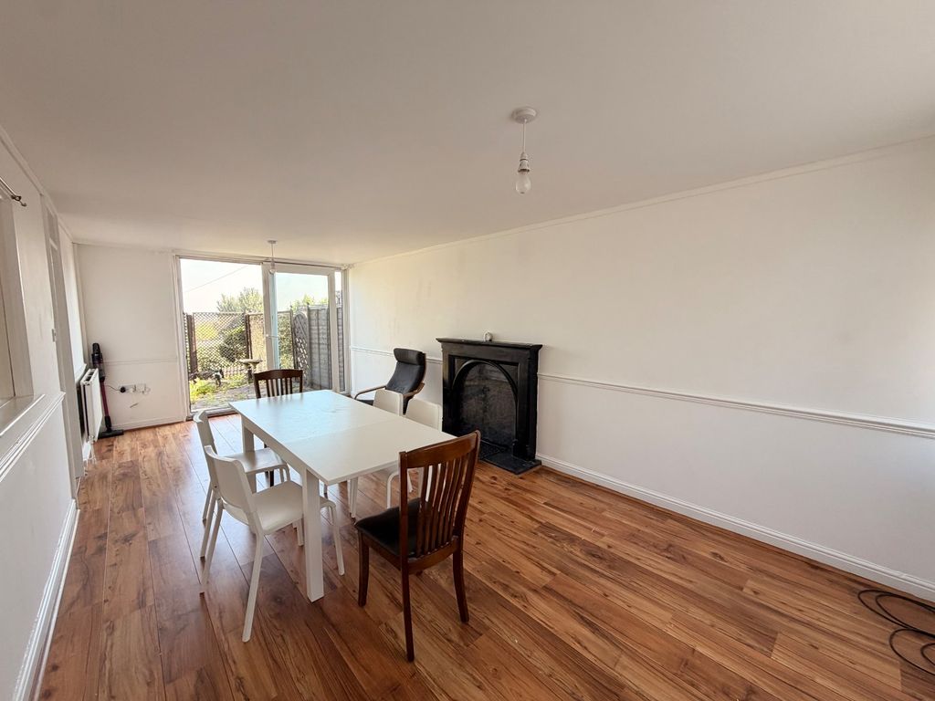Property photo 2 of 12 Picture No. 02