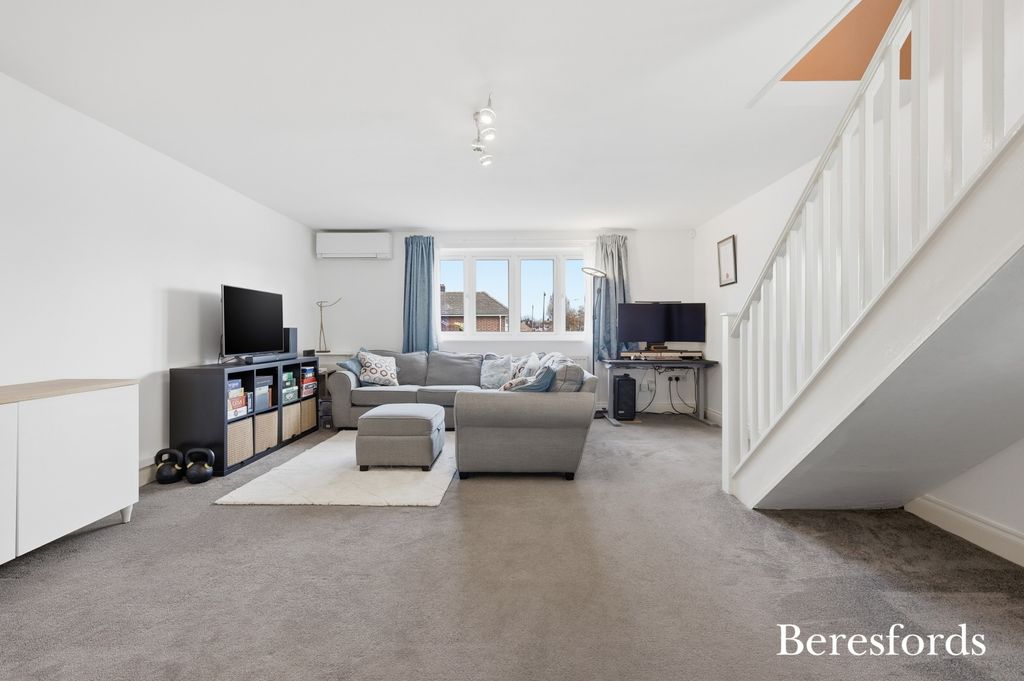 Property photo 2 of 45 Picture No. 32