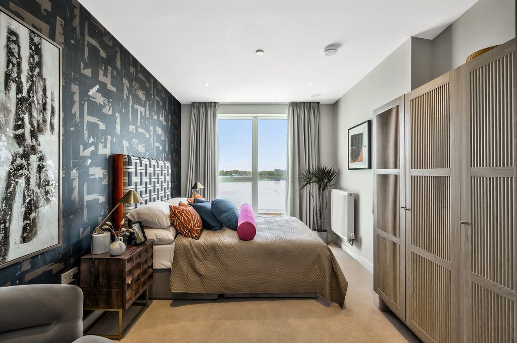 Property photo 3 of 22 2B Showhome