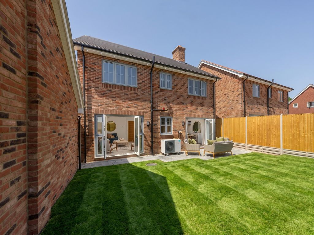4 bed detached house for saleBrockhills Lane, New Milton BH25