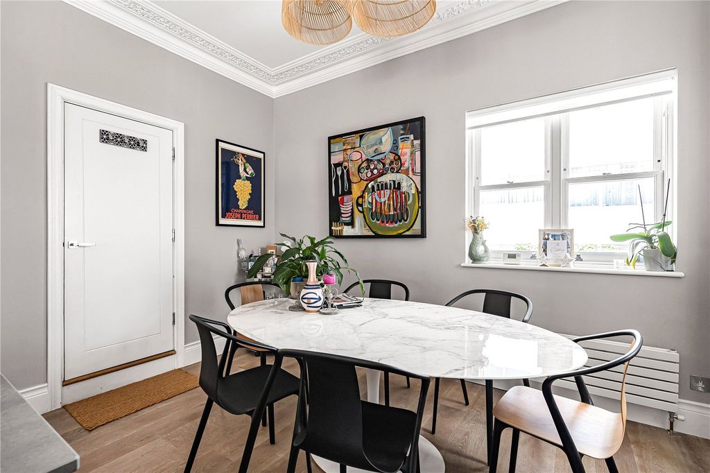 Property photo 3 of 17 Dining Are