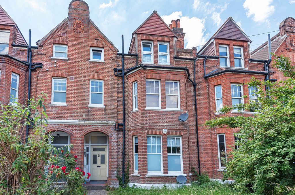 Property photo 3 of 7 External