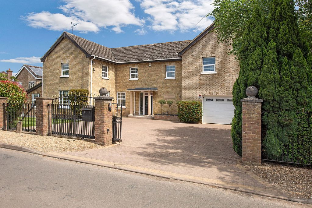 Property photo 1 of 58