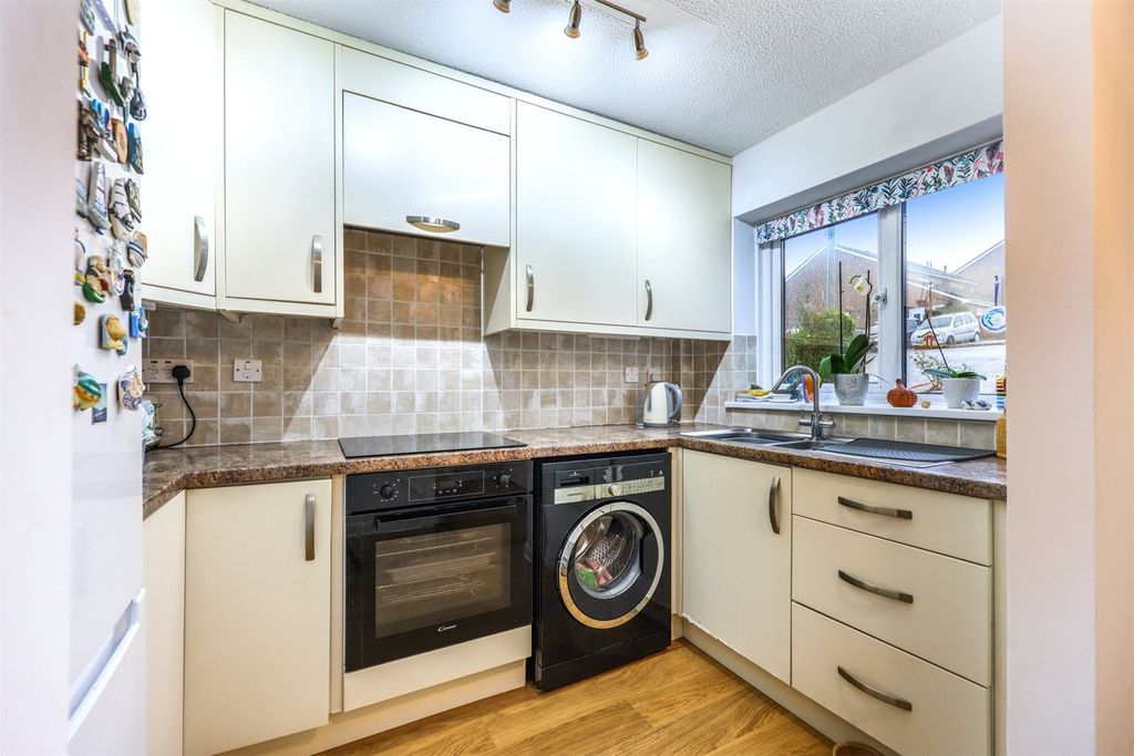 Property photo 2 of 12 Picture No. 09