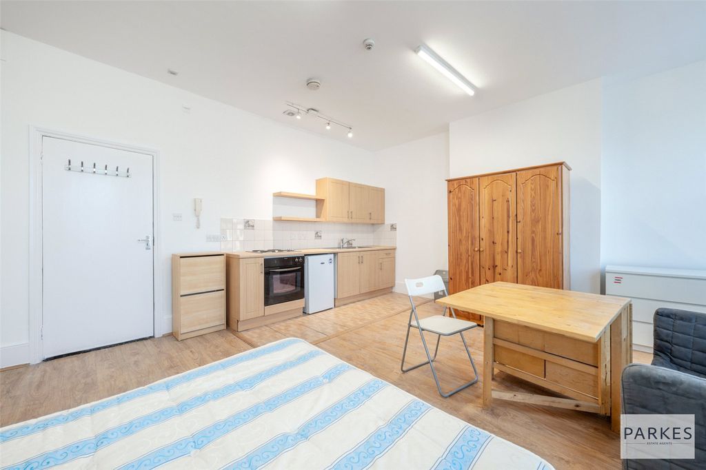 Property photo 2 of 7 Picture No. 05