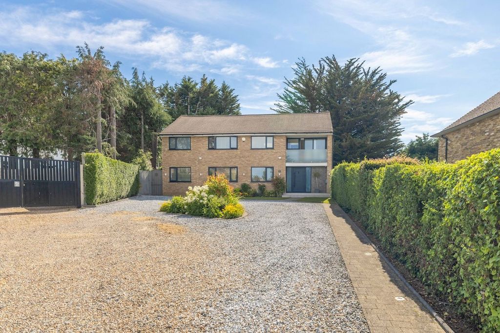 Property photo 1 of 32