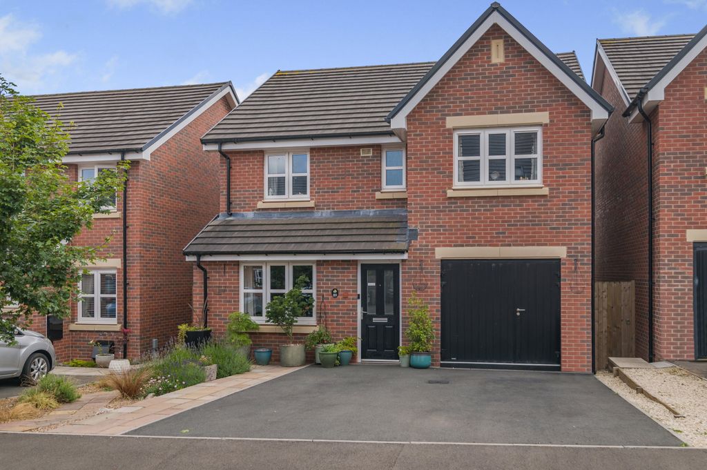 Property photo 1 of 33