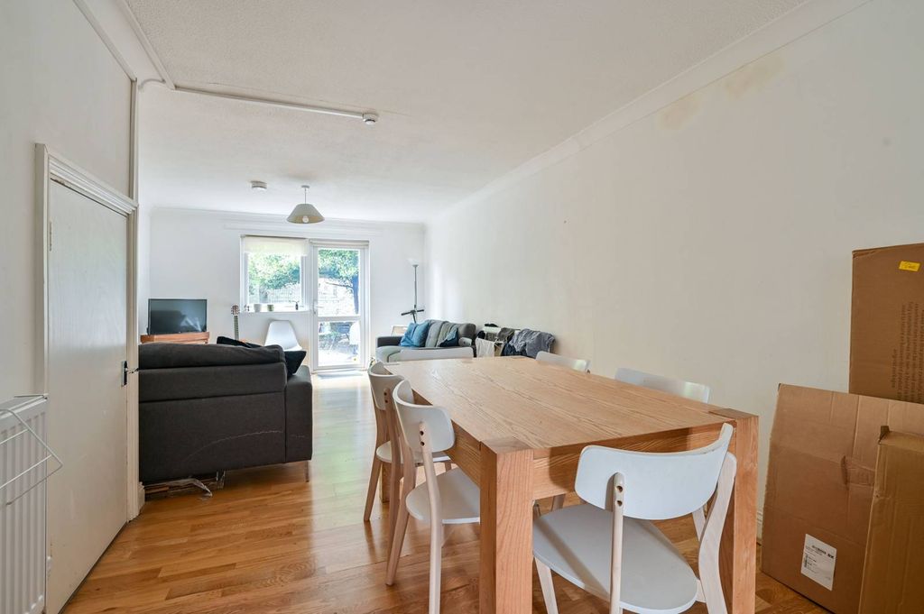 Property photo 3 of 12