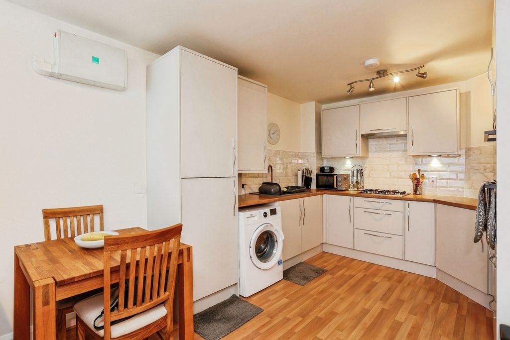 Property photo 3 of 17 Photo