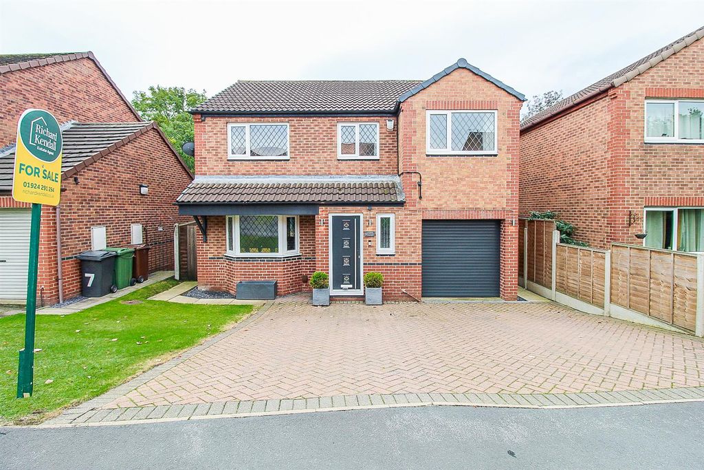 Property photo 1 of 18